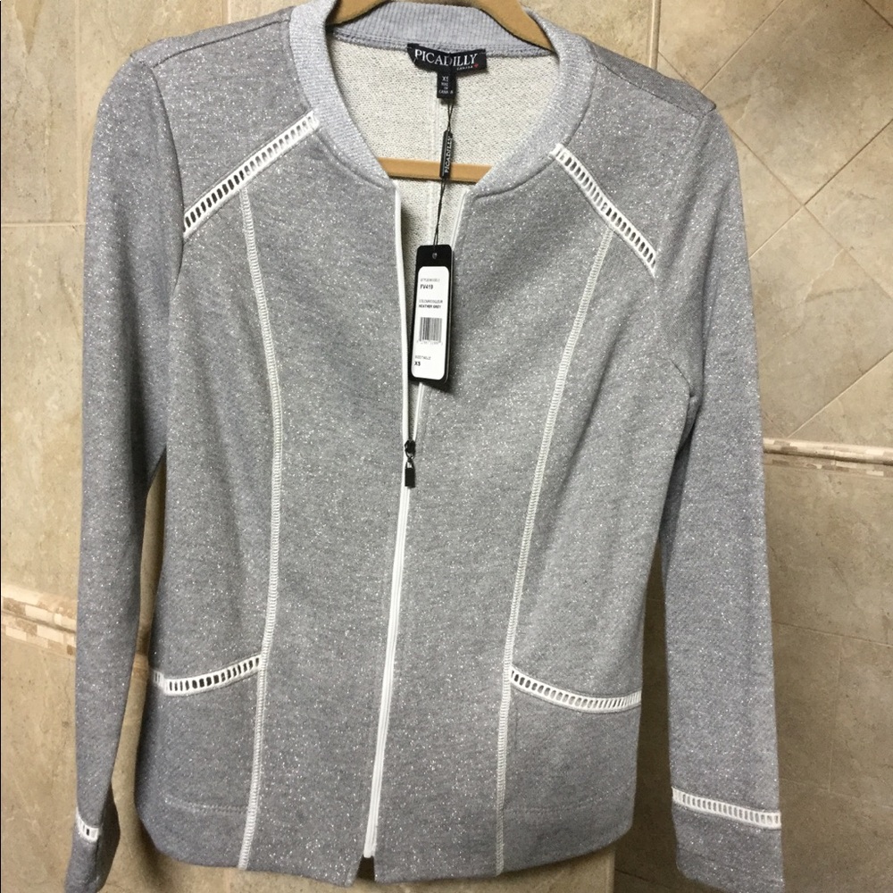 2 piece activewear suit. Sweatsuit.